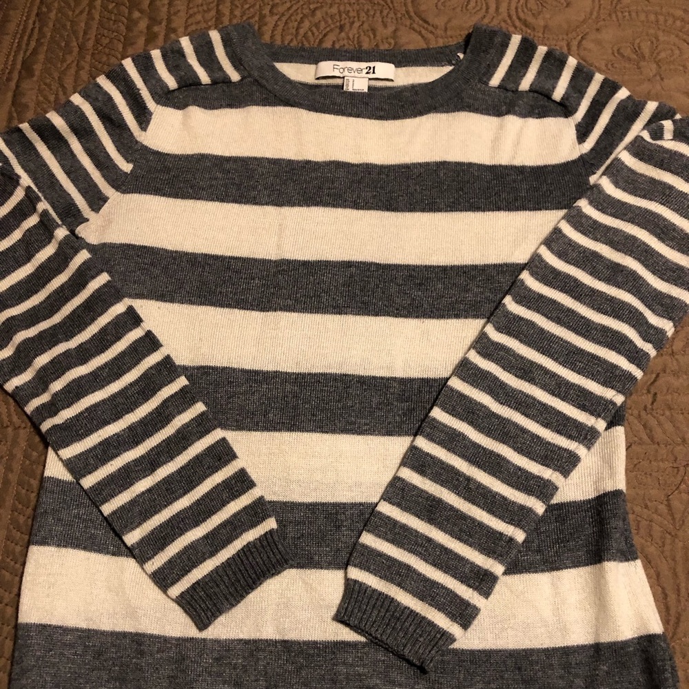 Forever 21 Dark Gray White Striped Sweater Sz S